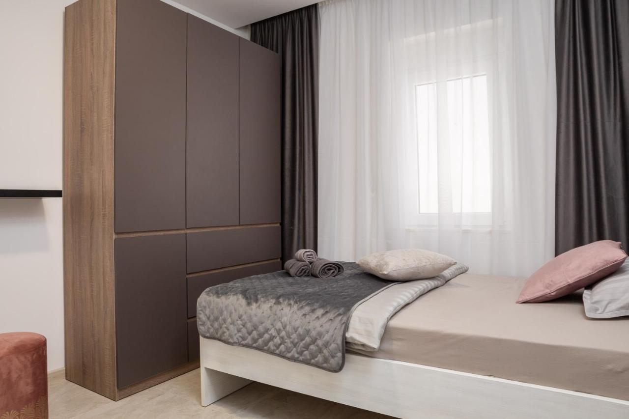 Luxury Apartment Lorena - Private Heated Pool - 耶塞尼采 外观 照片