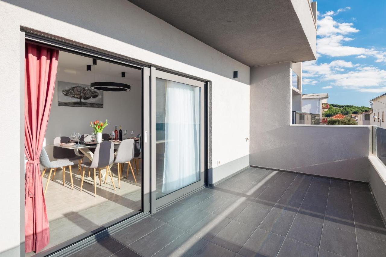 Luxury Apartment Lorena - Private Heated Pool - 耶塞尼采 外观 照片