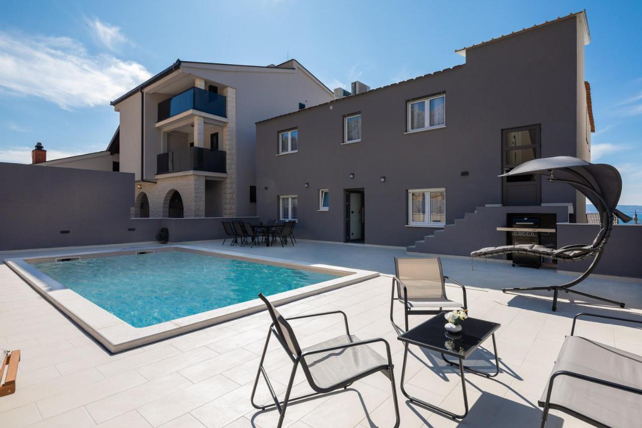 Luxury Apartment Lorena - Private Heated Pool - 耶塞尼采 外观 照片
